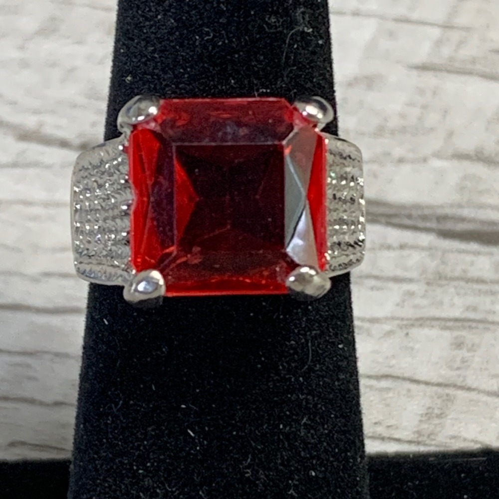 Silver Tone Red Emerald Cut Faux Stone Textured Cocktail Statement Ring Size 6.5